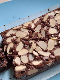 Foto resep Fudgy brownies / brownies shiny wajan serbaguna takaran sendok
