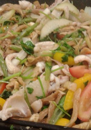 Hình của món Mực xào rau củ.