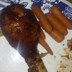 A picture of Crockpot Chicken & Carrots.