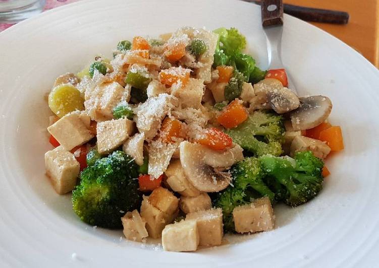 Recipe of Super Quick Homemade Stir fry Tofu n&#39; Veggies