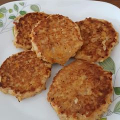 A picture of Salmon Patties.