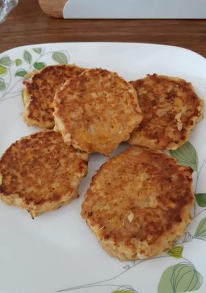 A picture of Salmon Patties.