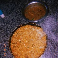 A picture of Macaroni with minced meat.