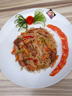 A picture of Chinese Chicken Chow Mein.