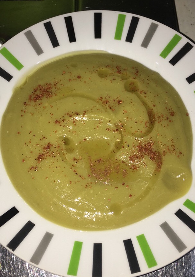Una foto de Bissara (puré de guisantes secos)