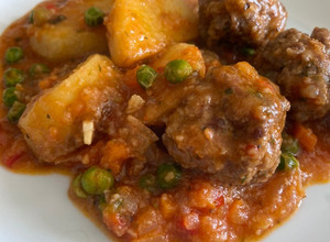 Una foto de Albóndigas con papas