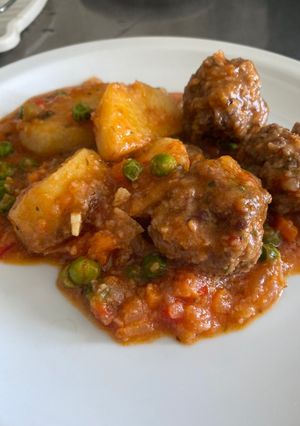 Una foto de Albóndigas con papas