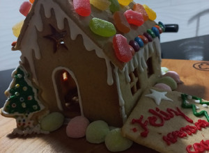 Una foto de Casa de Galleta Jengibre Navideña
