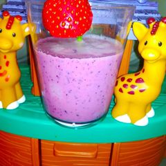 A picture of Mix berries smoothie (Blueberry, raspberry, strawberry, blackberry).