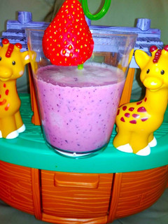 A picture of Mix berries smoothie (Blueberry, raspberry, strawberry, blackberry).