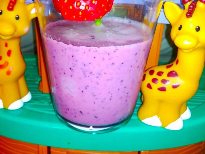 Recipe Mix berries smoothie (Blueberry, raspberry, strawberry, blackberry) the Delicious Delicious