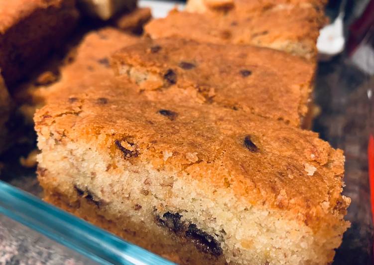 Steps to Prepare Favorite Banana and Chocolate Chip Traybake (Vegan Allergen Free)