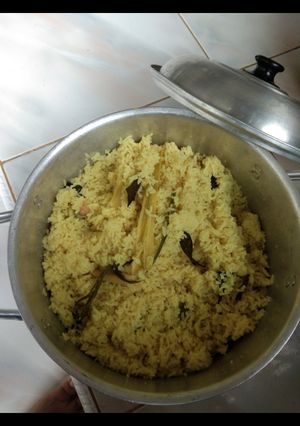 Foto resep Nasi kuning ala kos-an dengan bahan sederhana