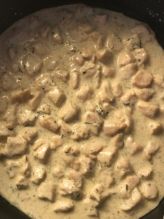 Kapros-tejszínes csirkemell recept fotója