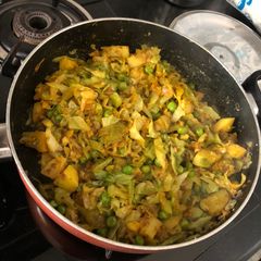 A picture of Cabbage matar vegetable.