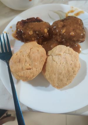 A picture of Chicken Sausage Patties and Gravy.