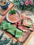 Apem pandan kuah kinca