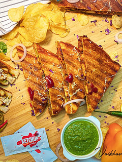 પનીર ટિક્કા સેન્ડવિચ(Paneer Tikka Sandwich recipe in Gujarati) રેસીપી મુખ્ય ફોટો