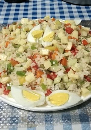 Une photo de Salade de Riz aux Légumes Croquants 🥗