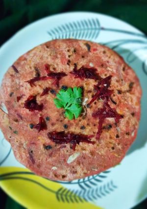 A picture of Mix Veg Beetroot Paratha.