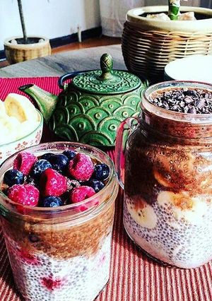 Una foto de Pudín de Chía frutos rojos y plátano cacao!!!