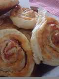 Caracoles de jamón crudo y queso pategras