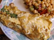 Una foto de omelette de carne
