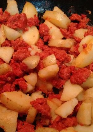 Una foto de Patatas con chorizo ॐ