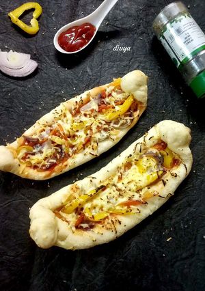 A picture of Pizza boats.