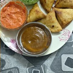 A picture of Mutter Samosa.