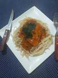 TALLARINES CON POLLO EN SALSA..