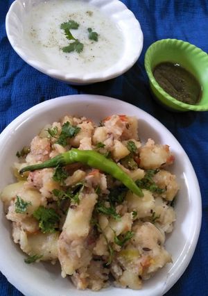 फलाहारी चटपटे आलू (falahari aloo recipe in hindi) रेसिपी मुख्य फोटो