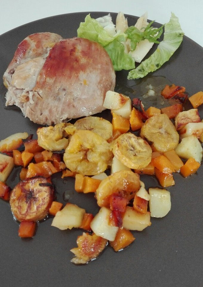 Una foto de Muslo de pavo con calabaza, plátano macho y patata