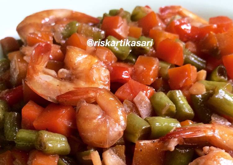 Bahan meracik Tumis Wortel Buncis Udang yang simpel