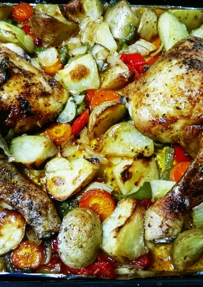 Una foto de Pollo al horno (cuartos traseros)