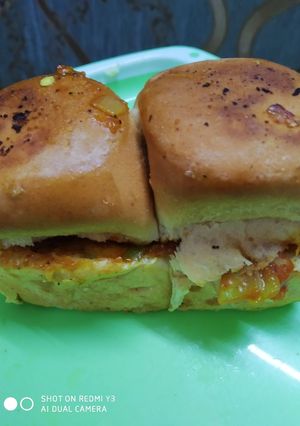 A picture of Masala pav.