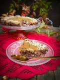 Torta di biscotti con cioccolato e nocciole