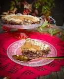 Torta di biscotti con cioccolato e nocciole