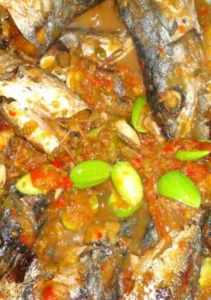 Foto resep Ikan sarden sambel tomat campur pete
