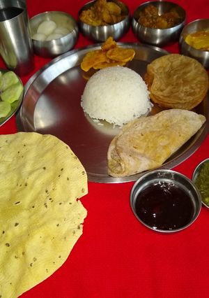 A picture of Bihari lunch.