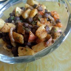 A picture of Kala channa chat.