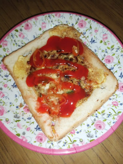 A picture of Stuffed cheesy chicken toast.