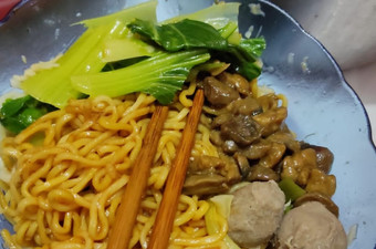 Bagaimana Membuat Mie Ayam Jamur Bakso Untuk Jualan