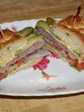 HAMBURGUESAS DE CERDO CUBANAS. JON STYLE