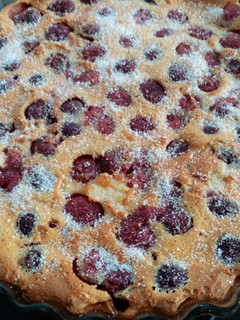 Una foto de Clafoutis de cerezas