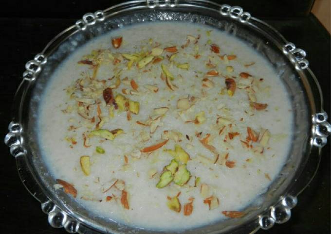 Princy | Easy Peasy Rice Kheer😍 Bana ke dekho bhut mast tha ye toh 💁🏻‍♀️  Ingredients- Ghee, dry fruits, full cream milk, soaked r... | Instagram