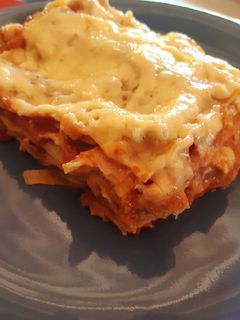 Una foto de Lasaña de pollo 😋