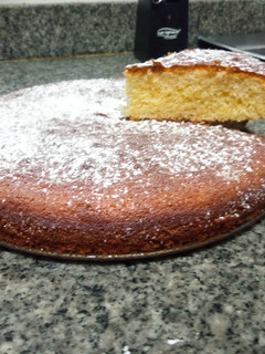 A picture of Lemon Yogurt Cake.