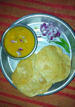 A picture of Chole bature.