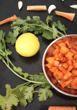 લસણીયા ગાજર (Lasaniya gajar Recipe in Gujarati) રેસીપી મુખ્ય ફોટો